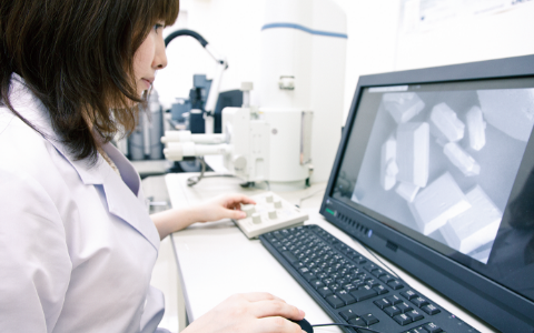 <span>医薬品製造販売事業</span><span>日本ジェネリック株式会社<br>長生堂製薬株式会社</span>